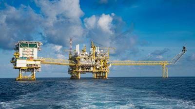 US oil and gas lagging in efforts to achieve net zero, says Carbon Tracker 